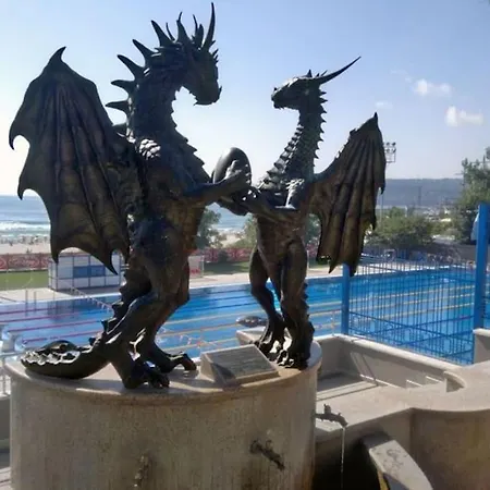 мезонет, 300 м море, центр Appartamento Varna