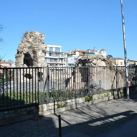 Appartamento мезонет, 300 м море, центр Varna